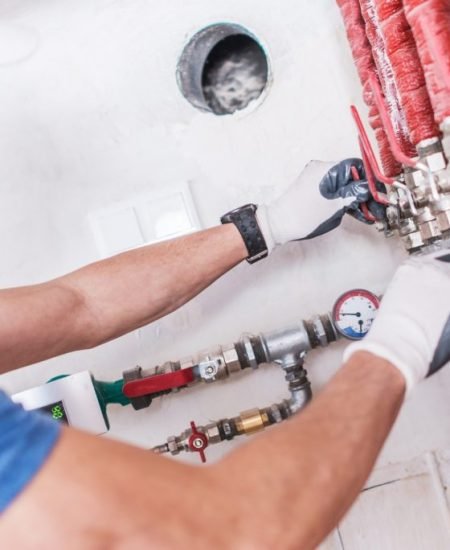 professional-plumber-work-1024x684